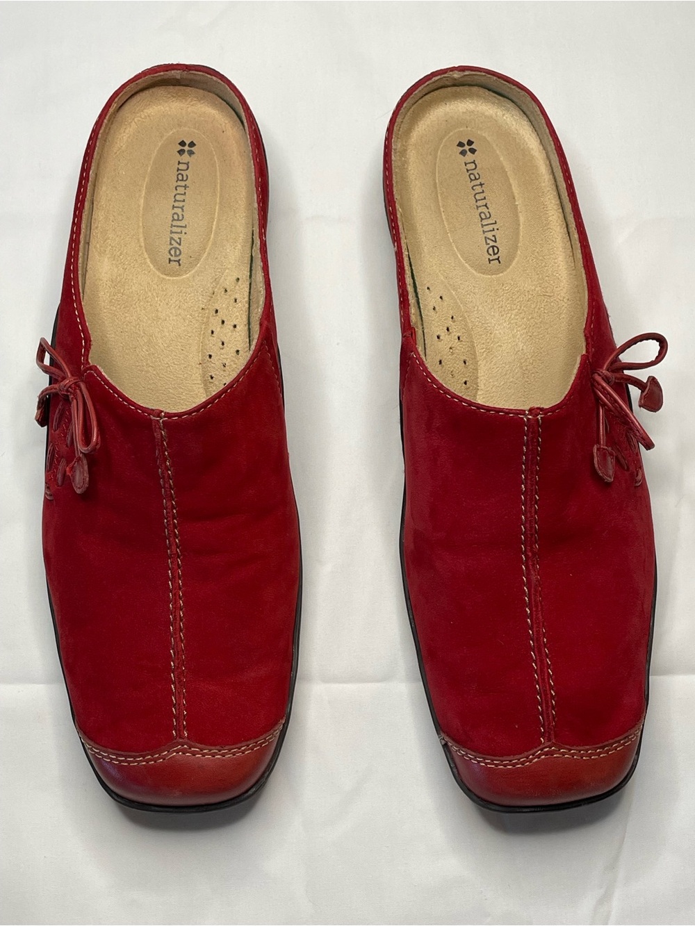 Naturalizer Women’s Red Slip-On Leather Mules